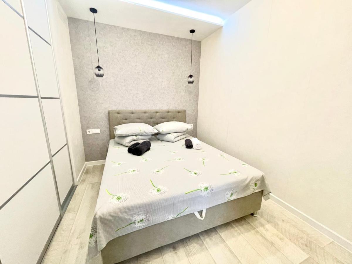 Сozy 704 Sunrise Apartments On The 22Nd Floor In The Center 오데사 외부 사진