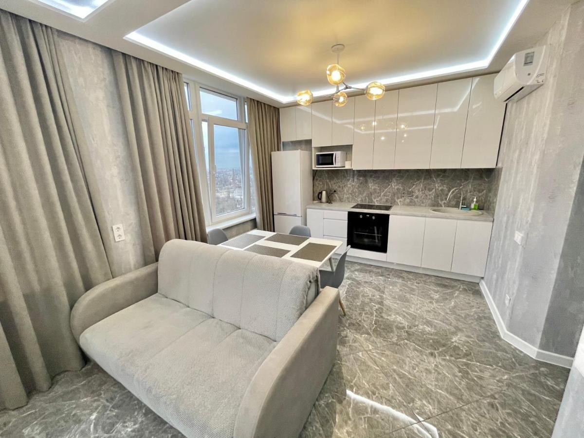 Сozy 704 Sunrise Apartments On The 22Nd Floor In The Center 오데사 외부 사진
